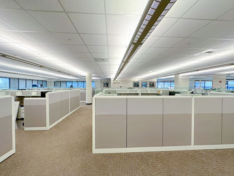 More Photos Of 5121 Skyline Village Loop S, Salem Medical For Sale