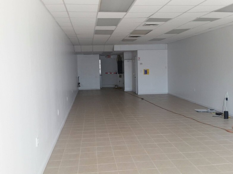 More Photos Of 136-148 Main St, East Rockaway Freestanding For Lease
