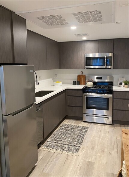 More Photos Of 744 S Mariposa Ave, Los Angeles Apartments For Sale