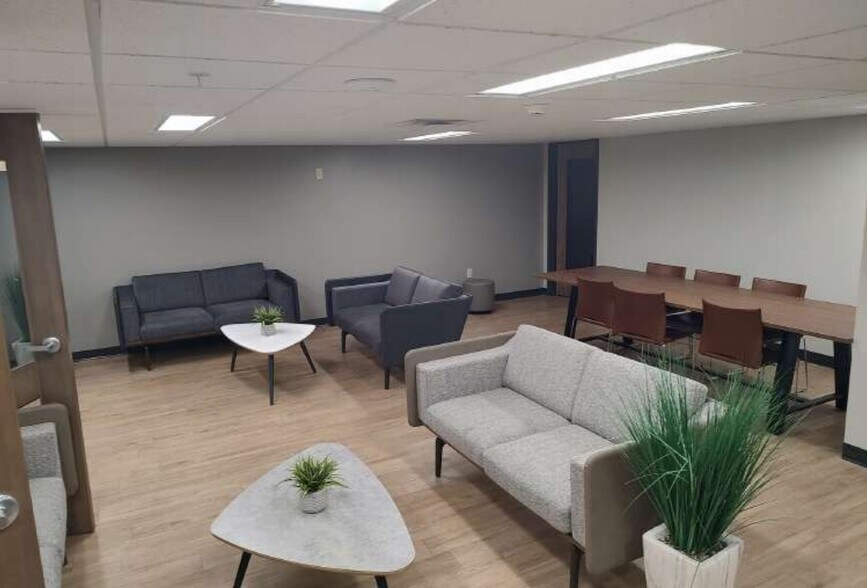 More Photos Of 37 N High St, Columbus Office For Sale