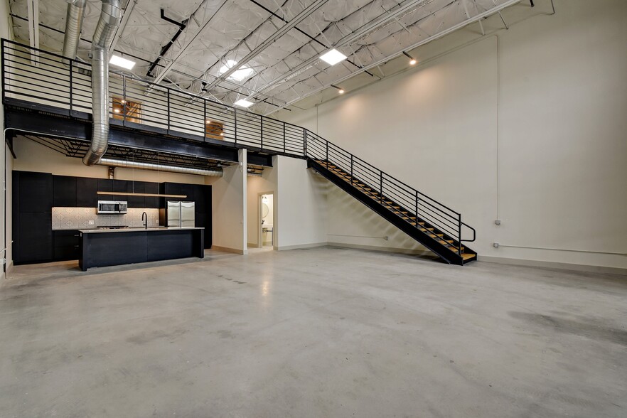 More Photos Of 215 Coca Cola Pl, San Antonio Apartments For Lease