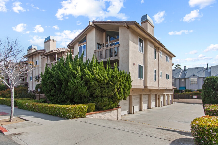 More Photos Of 4069 Goldfinch St, San Diego Apartments For Sale