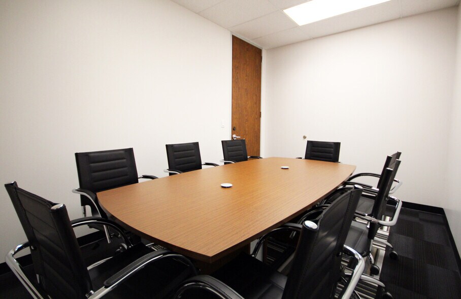 Primary Photo Of 16903 Red Oak Dr, Houston Office For Lease