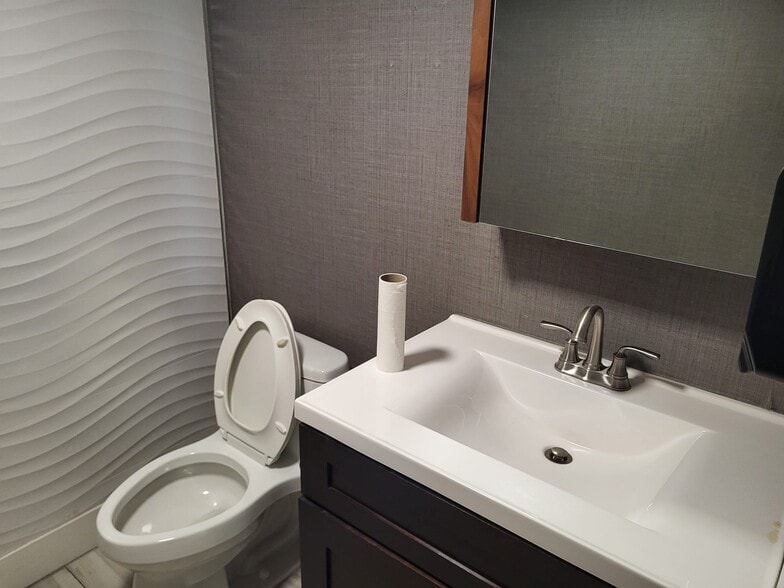 More Photos Of 8238-8270 NW South River Dr, Miami Industrial For Lease