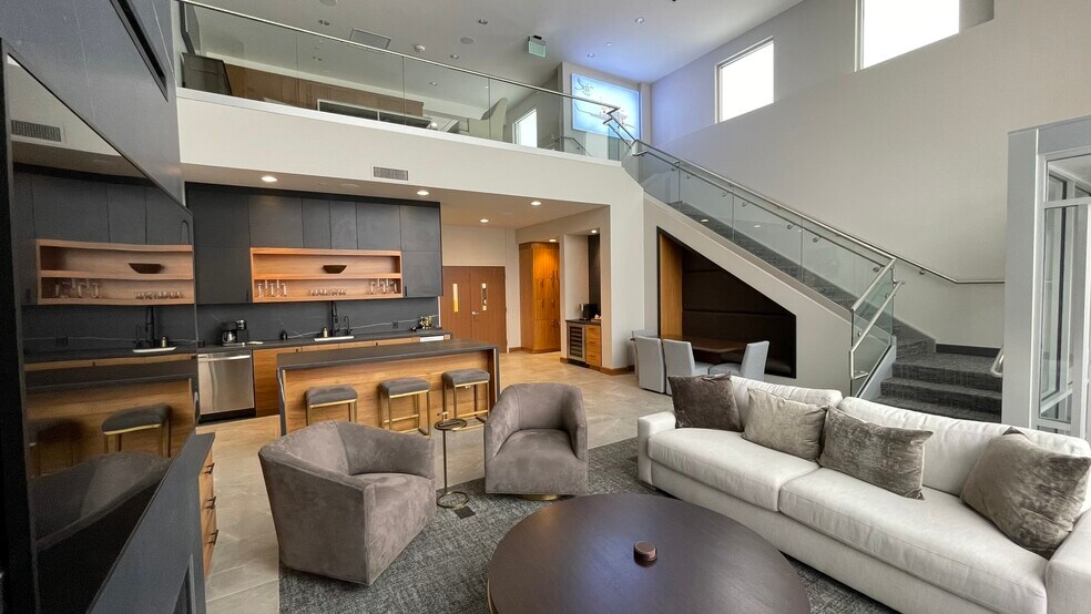 More Photos Of 14895 Pioneer Trail, Eden Prairie Airplane Hangar For Lease