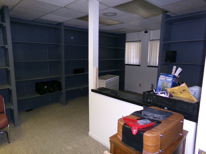 More Photos Of 4021 W Michigan Ave, Lansing Office For Sale