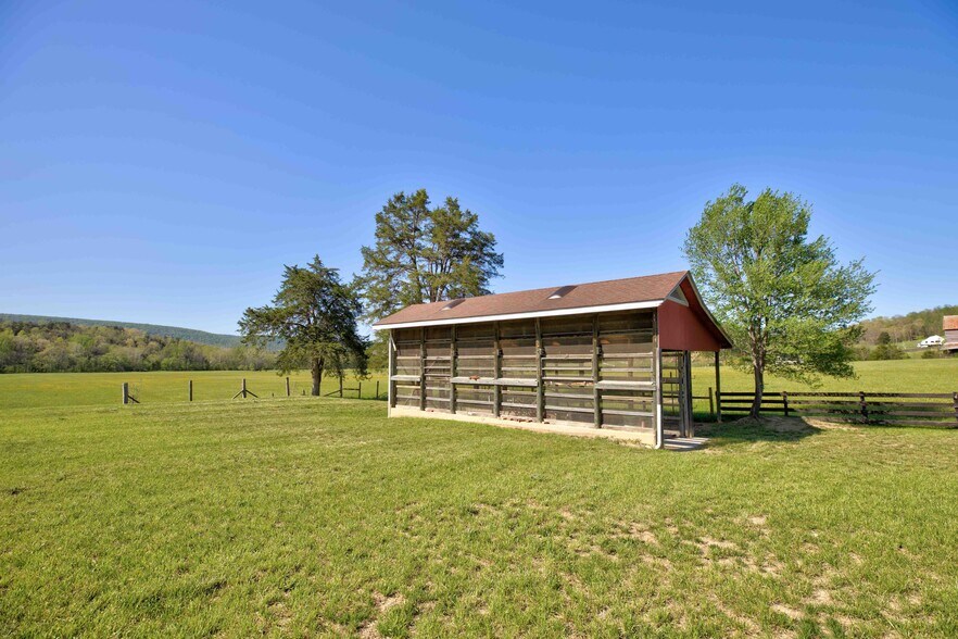 More Photos Of 1565 Seven Fountains Rd, Fort Valley Specialty For Sale