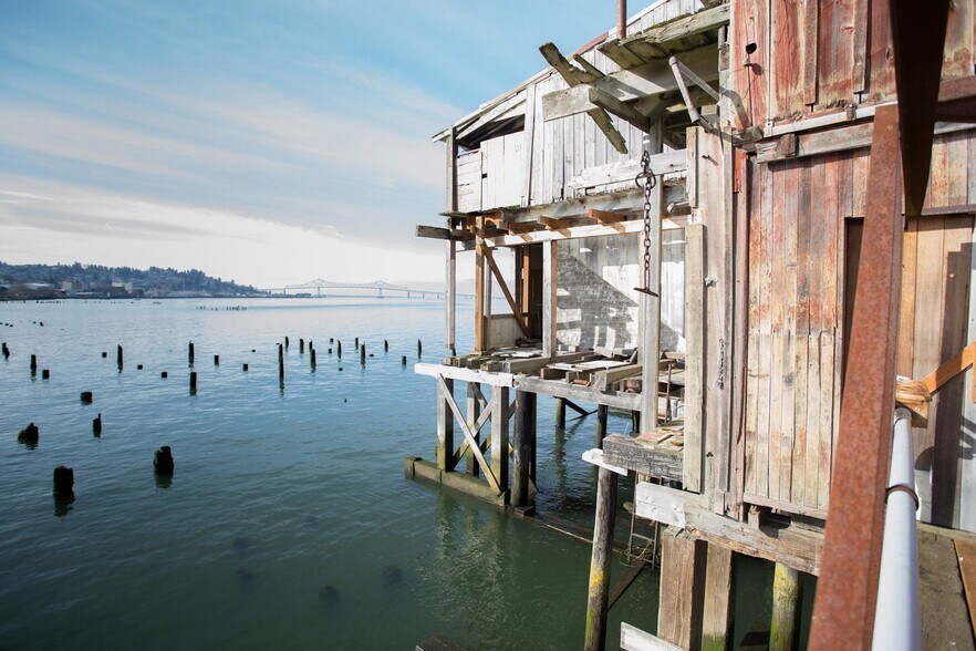 More Photos Of 100 31st St, Astoria Warehouse For Sale