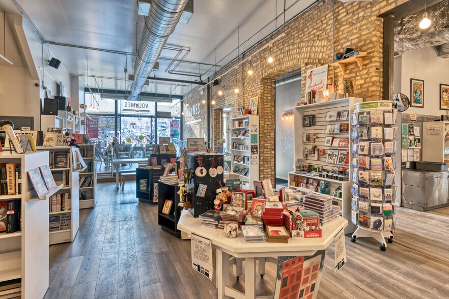 More Photos Of 1375-1373 N Milwaukee Ave, Chicago Storefront Retail Residential For Sale