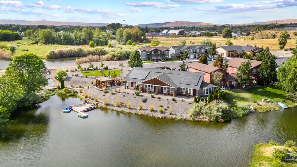 More Photos Of 701 Fountain Blvd, Zillah Hotel For Sale