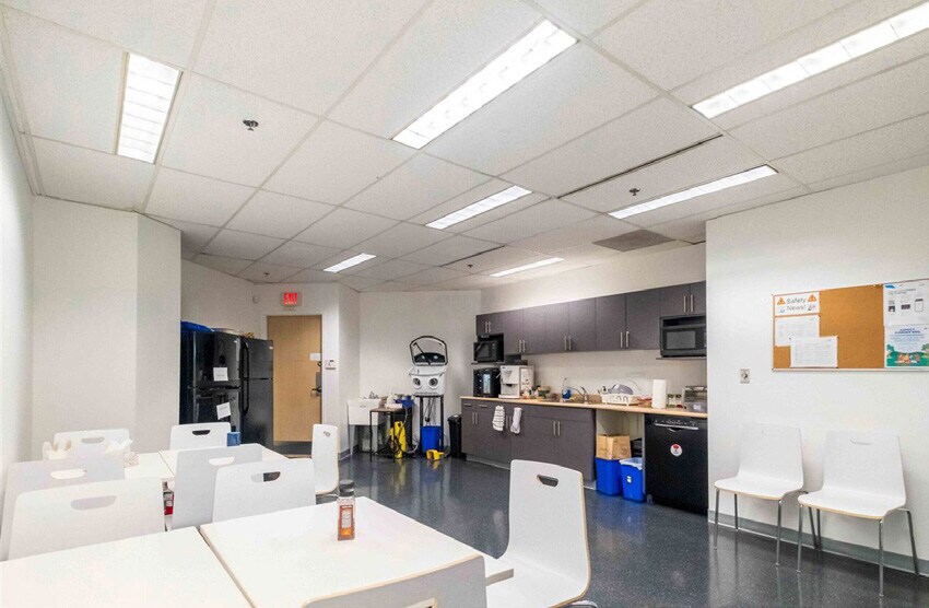 More Photos Of 1750 75th Av W, Vancouver Office For Lease