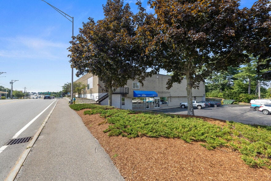 More Photos Of 175 Amherst St, Nashua Freestanding For Lease