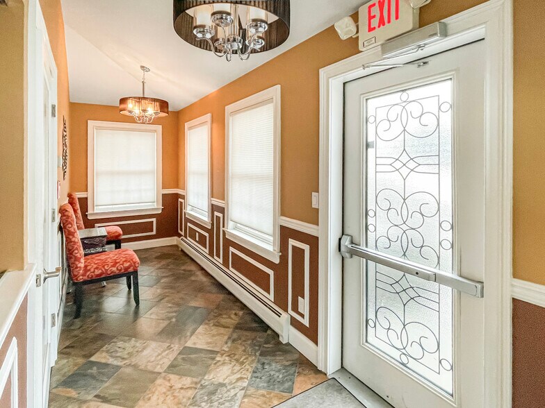 More Photos Of 146 Maple Ave, New City Office For Sale