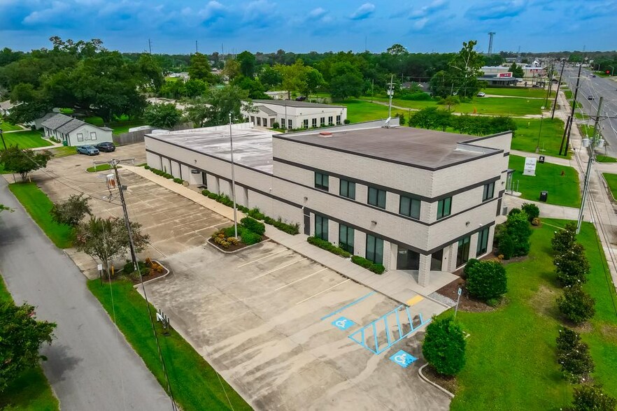 More Photos Of 805 Robin St/ 406 Airline Hwy, La Place Office For Sale