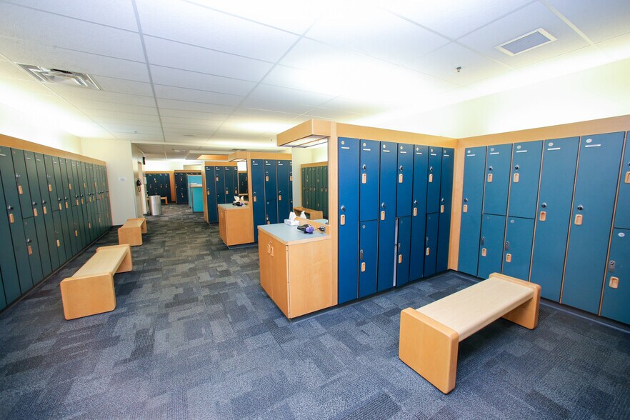 More Photos Of 3660 Guion Rd, Indianapolis Medical For Lease