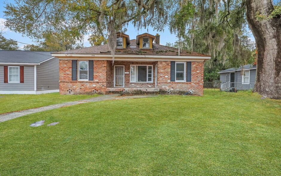 Primary Photo Of 2118 E Gwinnett St, Savannah Multifamily For Sale
