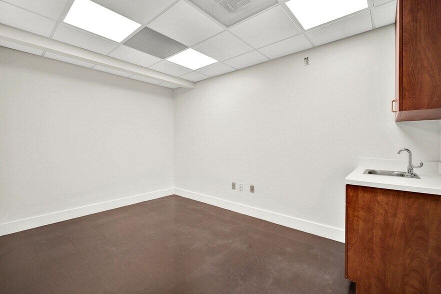 More Photos Of 4101 NW 4th St, Plantation Medical For Lease