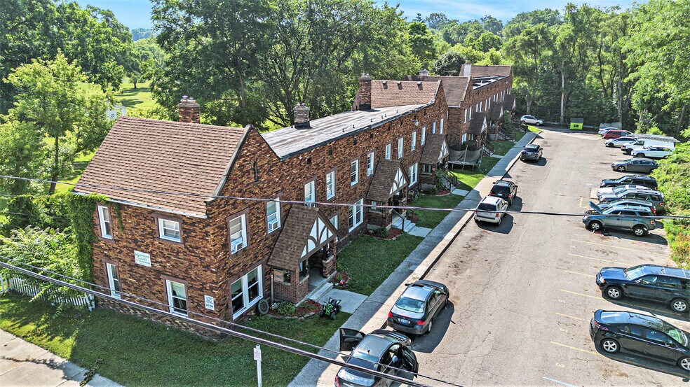 More Photos Of 25 Maynard Ct, Pontiac Apartments For Sale