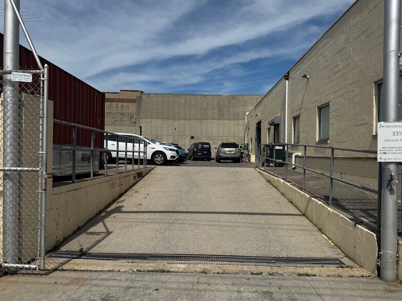 More Photos Of 3318 Delavall Ave, Bronx Office For Lease