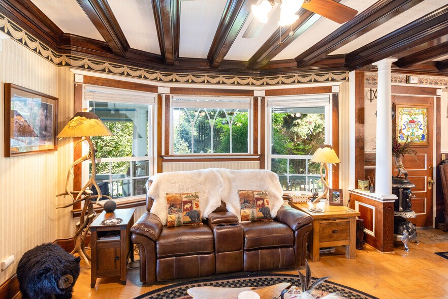 More Photos Of 620 Davis St, Wasco Specialty For Sale