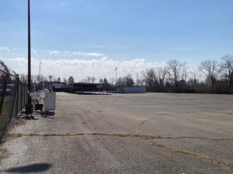 More Photos Of 3901 Lefferson Rd, Middletown Warehouse For Lease