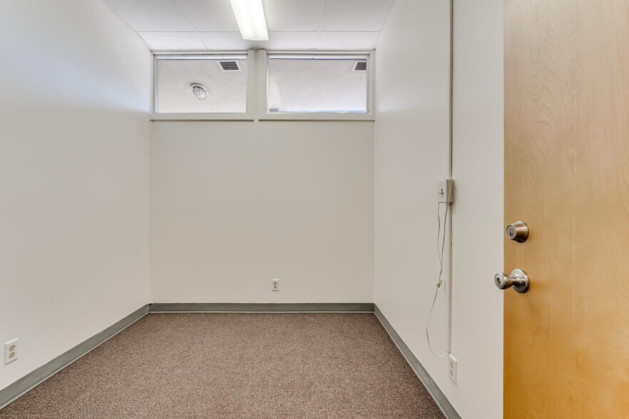 More Photos Of 545-575 Holly St, Junction City Storefront Retail Office For Lease