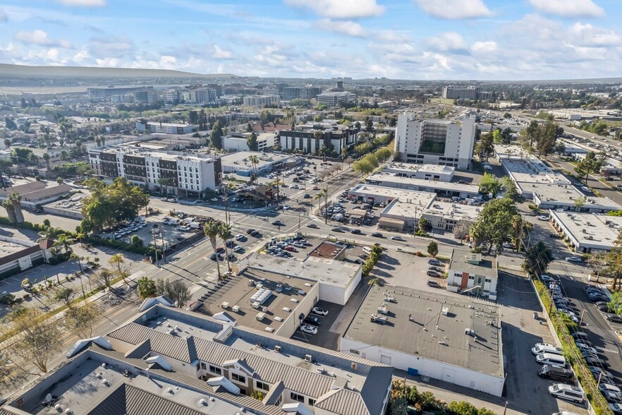 More Photos Of 1376 N 4th St, San Jose Light Distribution For Sale