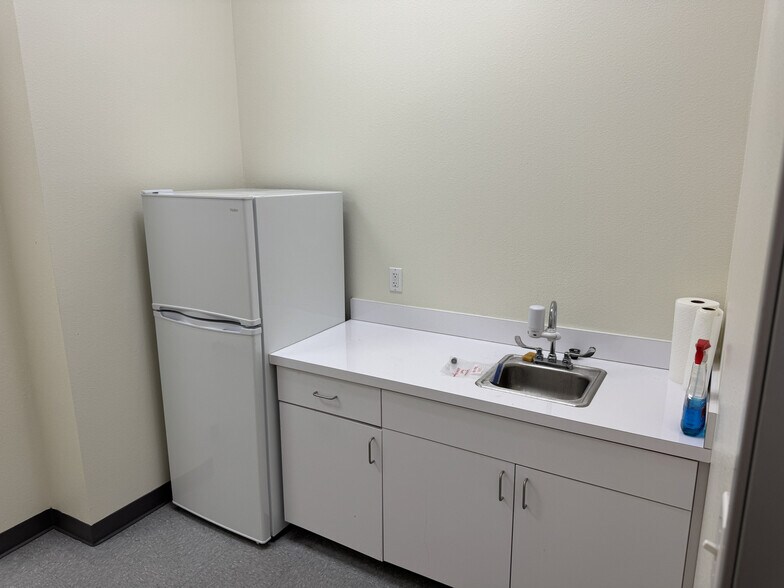 More Photos Of 8670 W Cheyenne Ave, Las Vegas Medical For Lease