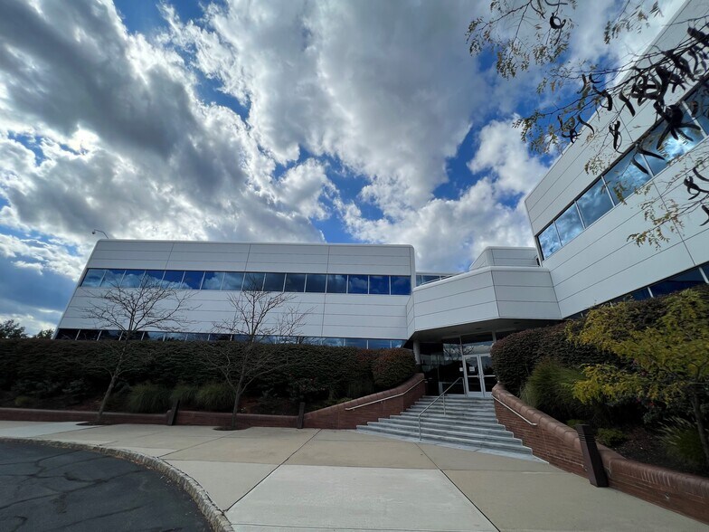 More Photos Of 755 College Rd E, Princeton Office For Lease