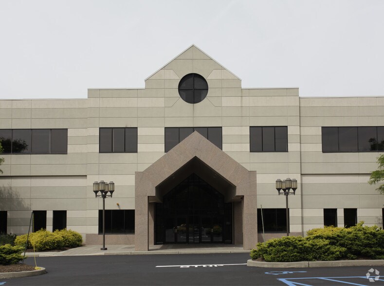 More Photos Of 1 Ramland Rd, Orangeburg Industrial For Lease