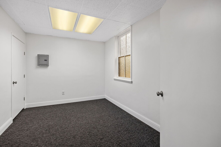 More Photos Of 401 W Lerdo Hwy, Shafter Religious Facility For Sale