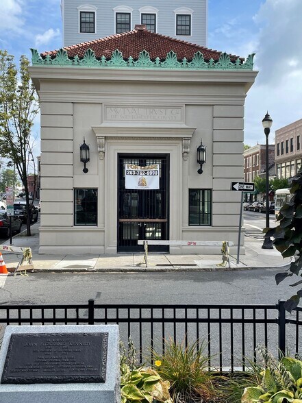 More Photos Of 16 N Main St, Port Chester Restaurant For Lease