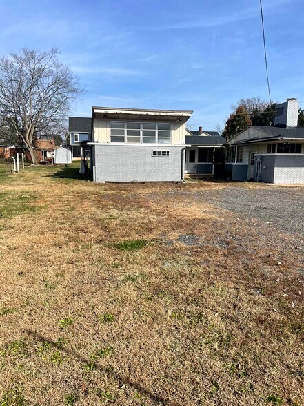 More Photos Of 101 W Marshall St, Remington Medical For Lease