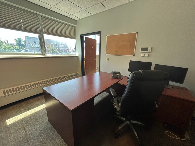 More Photos Of 2800 Gilbert Ave, Cincinnati Office For Sale