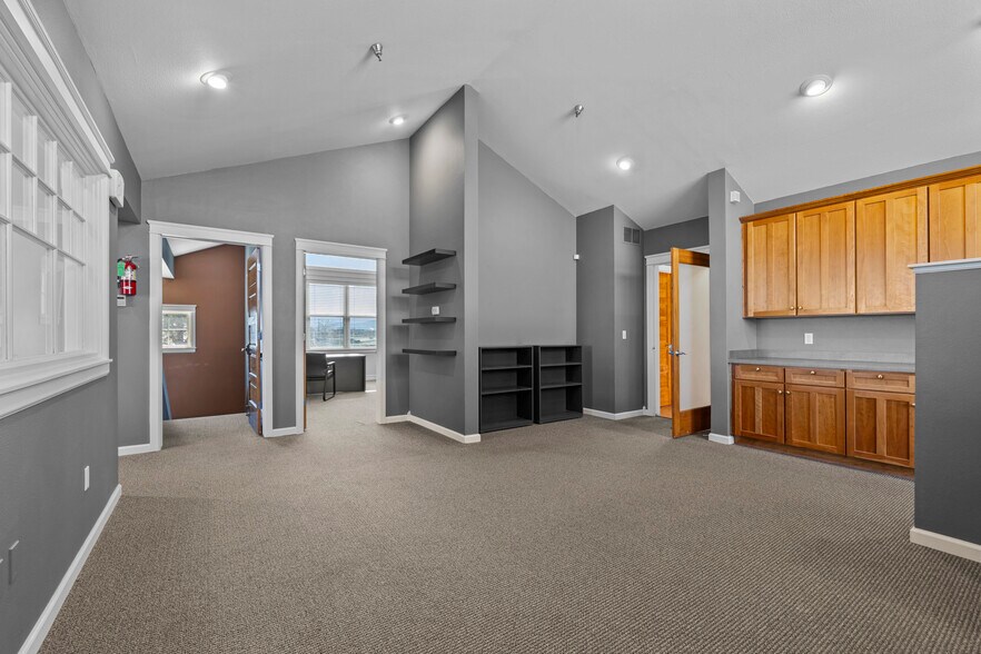 More Photos Of 7102 La Vista Pl, Niwot Medical For Sale