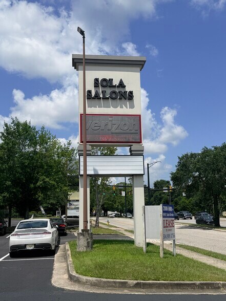 More Photos Of 4019-4023 Airport Blvd, Mobile Storefront For Lease