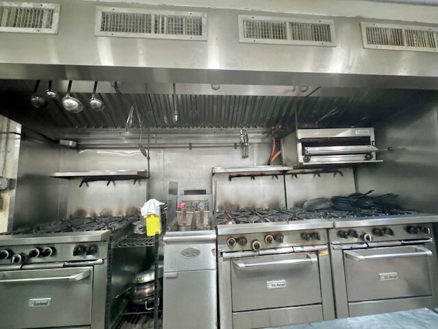 More Photos Of 1627 Beacon St, Brookline Storefront For Lease