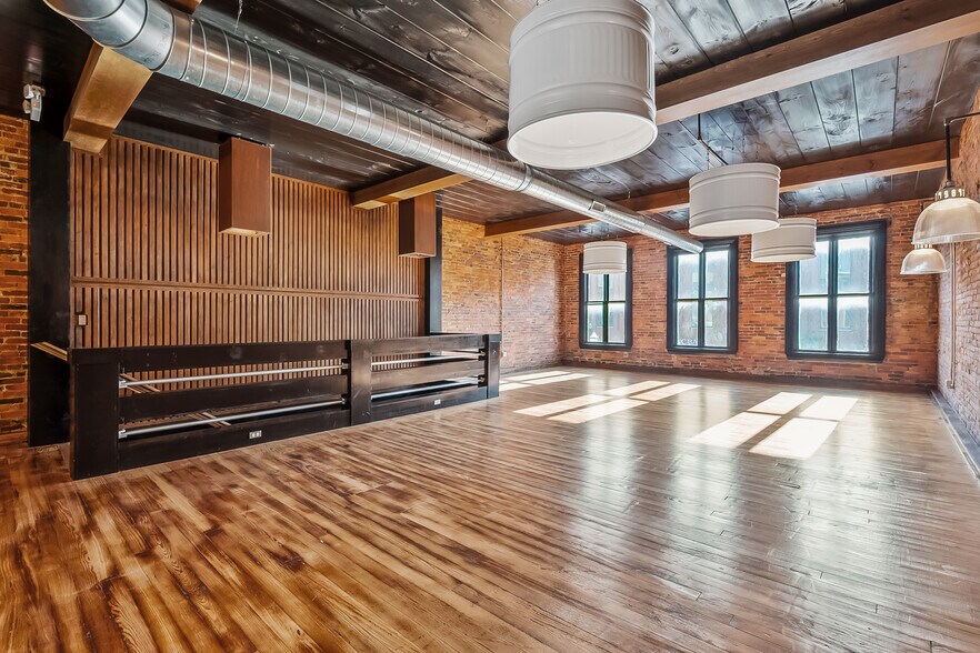 Primary Photo Of 33 N Sandusky St, Delaware Storefront Retail Office For Lease