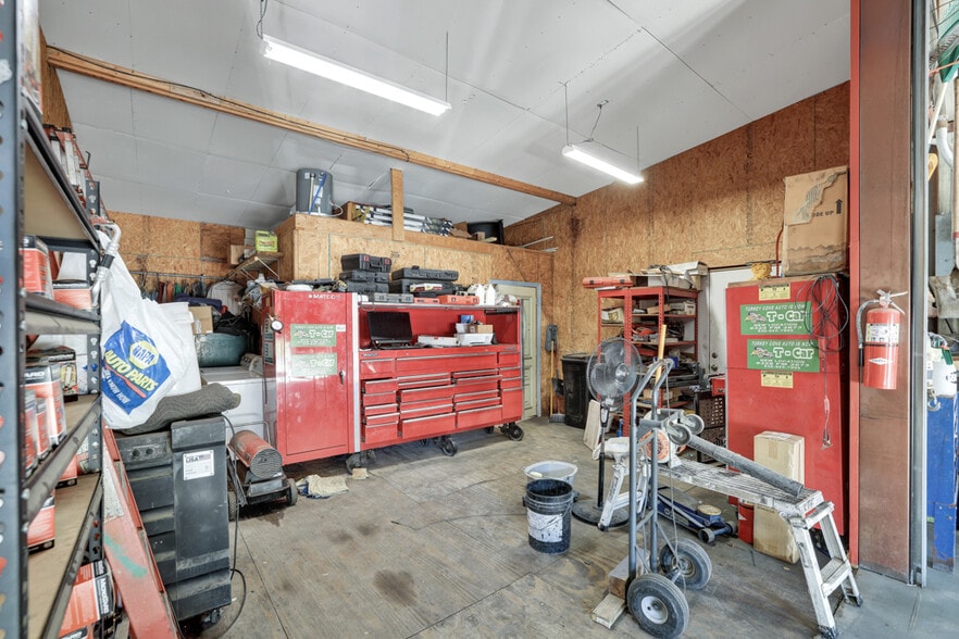 More Photos Of 8328 FM 2673, Canyon Lake Auto Repair For Sale