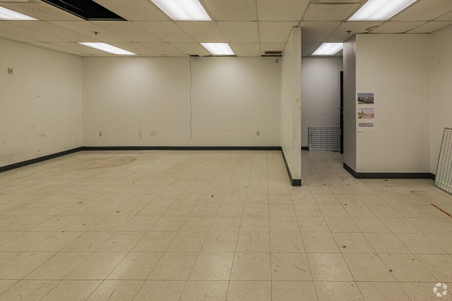 More Photos Of 4910 Northfield Rd, North Randall Freestanding For Lease