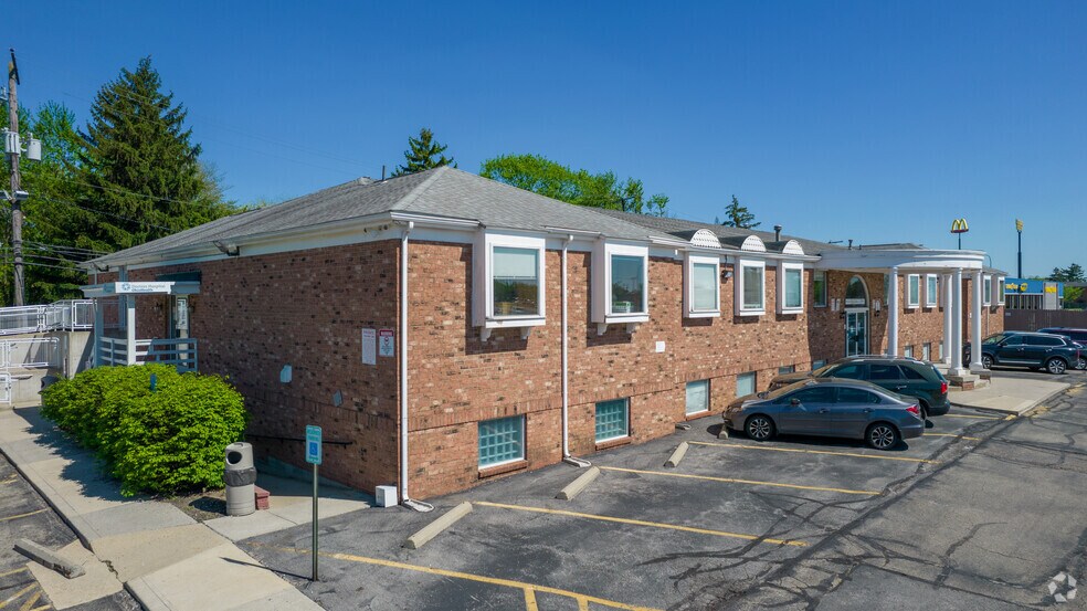 More Photos Of 50 Old Village Rd, Columbus Office For Lease