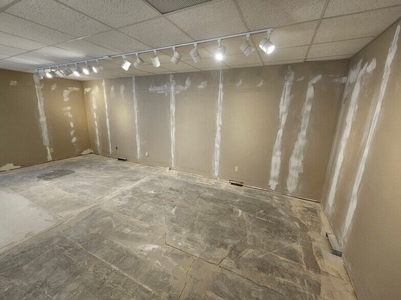 More Photos Of 907 Jackson Blvd, Rapid City Storefront Retail Office For Sale