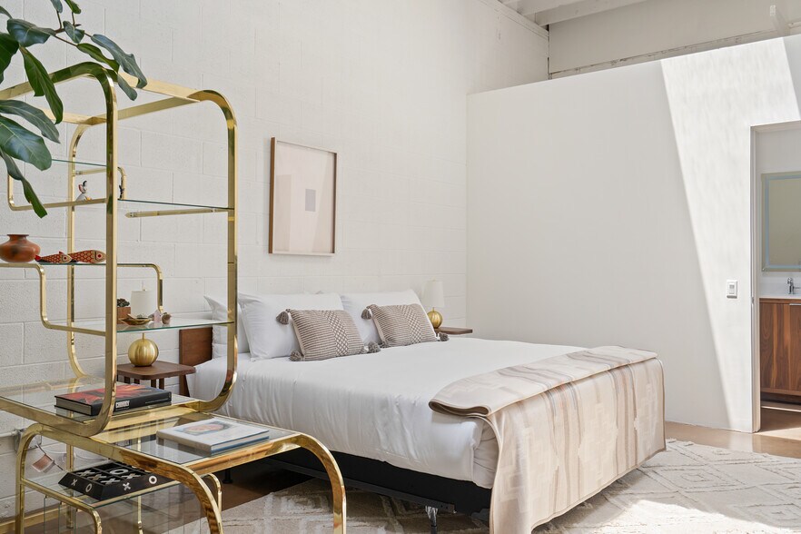 More Photos Of 310 Johnson St, Santa Fe Specialty For Sale