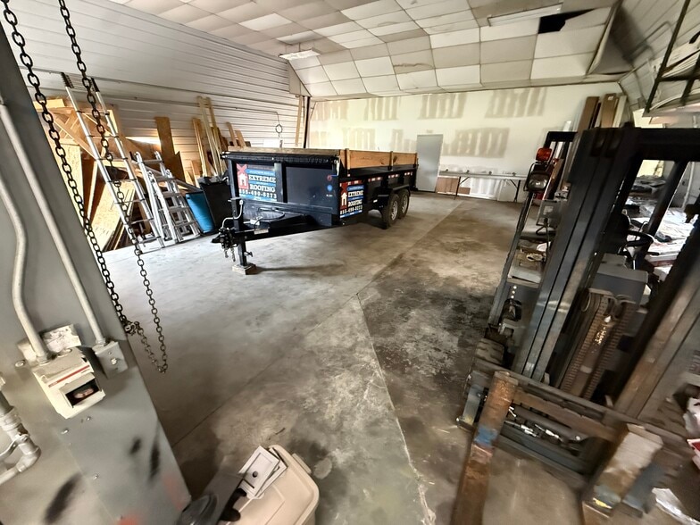 More Photos Of 3448 Highway 14, Laurens Light Distribution For Sale