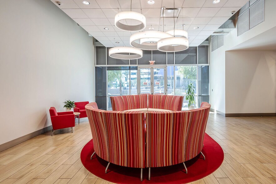 More Photos Of 210 E Earll Dr, Phoenix Office For Sale
