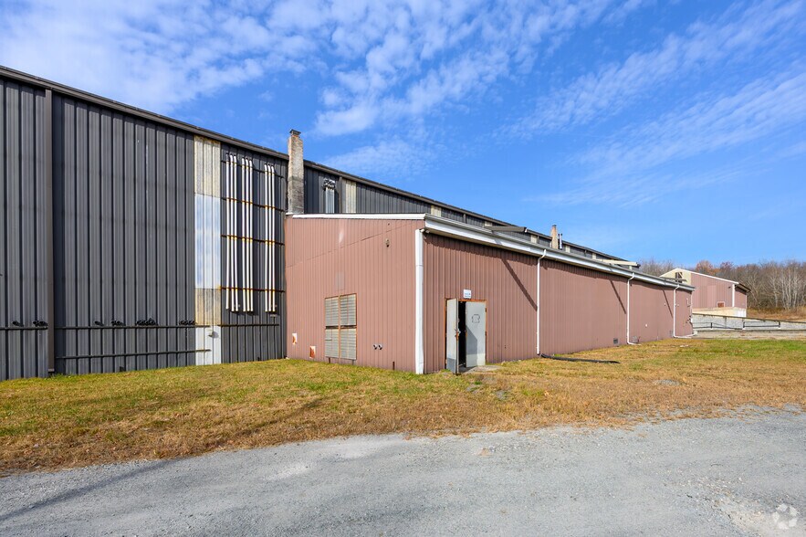 More Photos Of 334 County Route 49, Middletown Warehouse For Lease