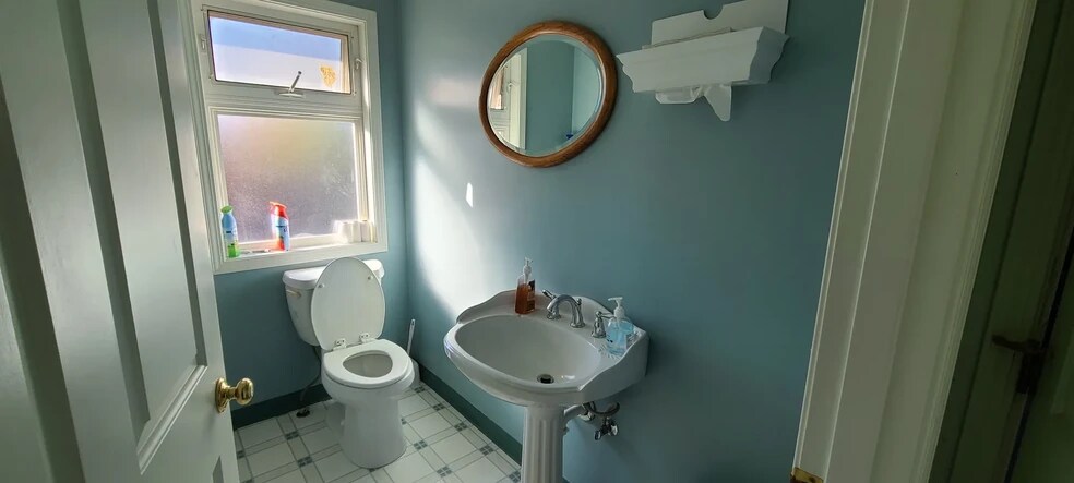 More Photos Of 1415 Liberty St SE, Salem Office For Sale
