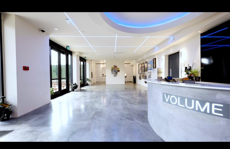 More Photos Of 8729 Aviation Blvd, Inglewood Telecom Hotel Data Hosting For Sale