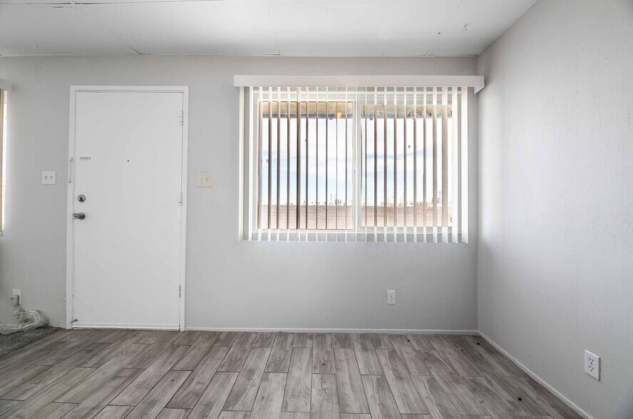 More Photos Of 239 W Cleveland Ave, Las Vegas Apartments For Sale