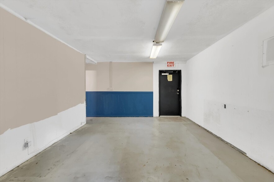 More Photos Of 224 NE 32nd Ct, Oakland Park Warehouse For Sale